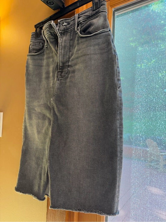Good American Dresses & Skirts - Good American Midi High Waist Stretch Skirt - Faded Gray Wash Frayed Hem size 4